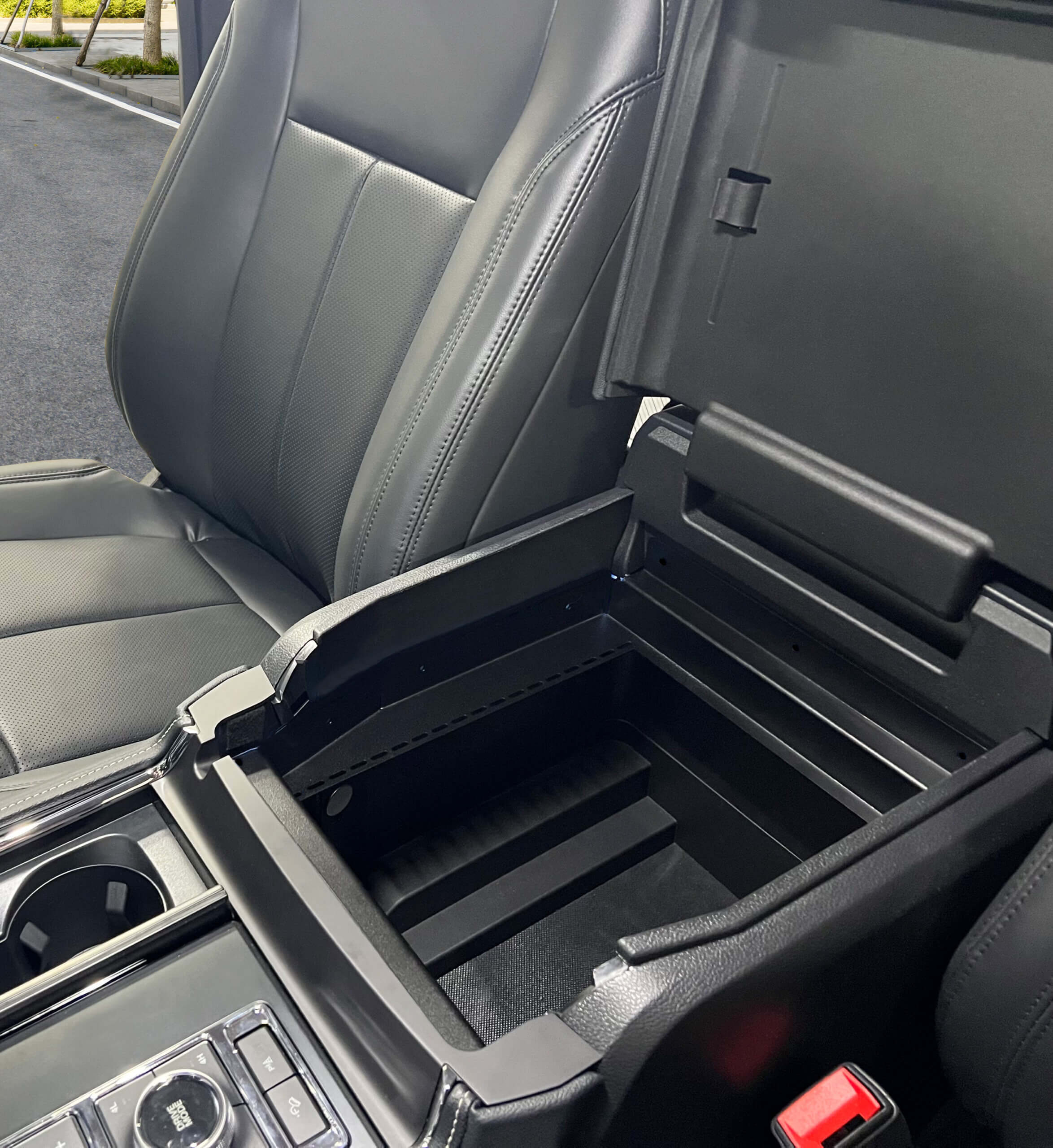 Vehicle-Specific 11″ Drop-In Console for 2023 Retail Ford Expedition